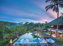 Villa Bukit Naga, Pool at sunset